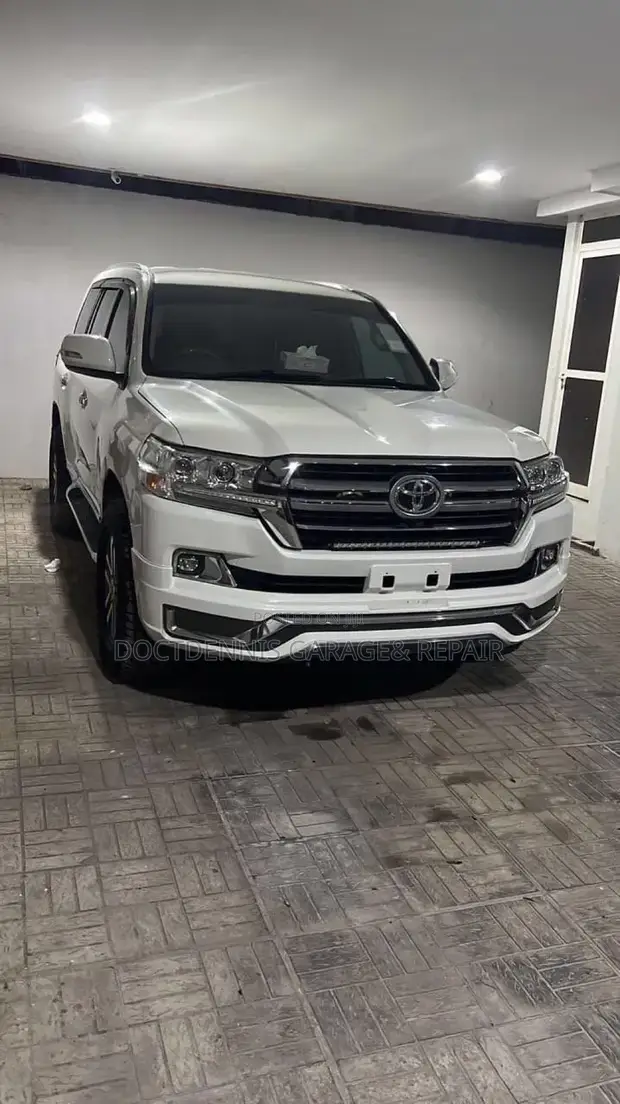 Toyota Land Cruiser 2003 White - 1