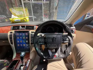 Toyota Crown Aftermarket Steering Wheel