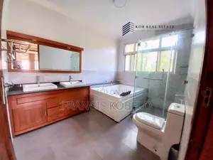 4 Bedroom House for Rent in Oyster Bay