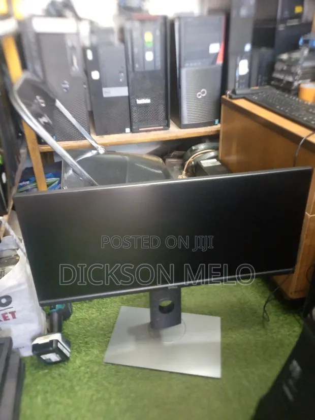 Dell 29-Inch Frameless Monitor - 1
