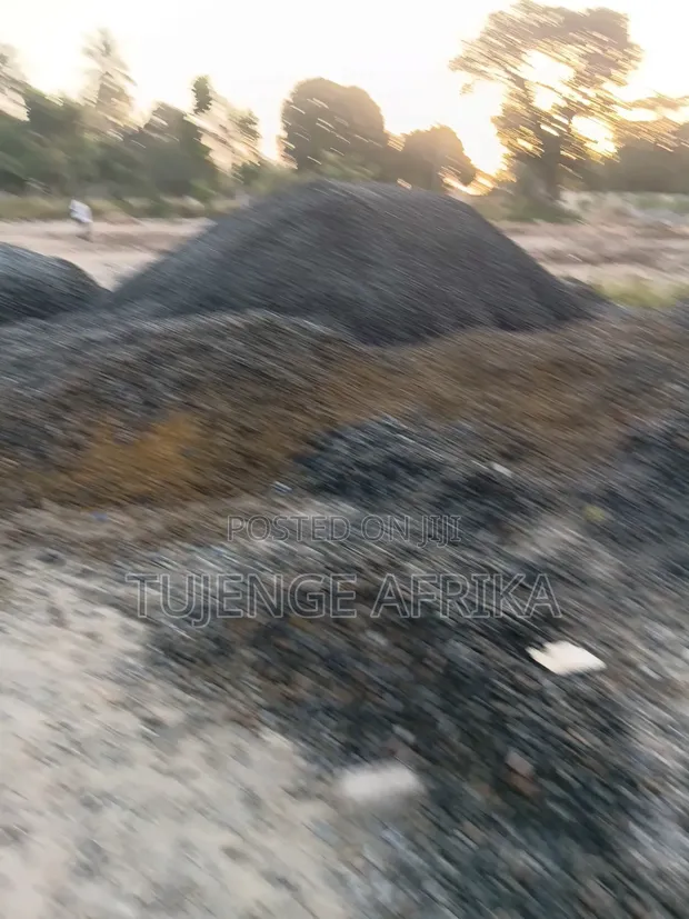 Black Gravel / Kokoto Nyeusi - 1