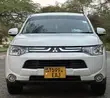 Mitsubishi Outlander 2.4 PHEV AWD 2013 Nyeupe - 2