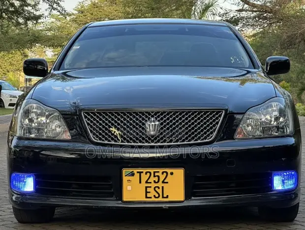 Toyota Crown 2004 Black - 1