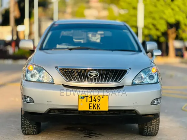Toyota Harrier 2005 Silver - 1