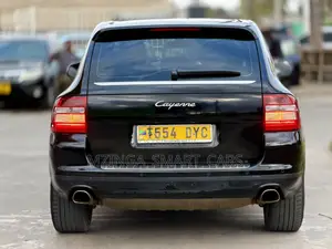 Porsche Cayenne 3.2 V6 Automatic 2007 Nyeusi