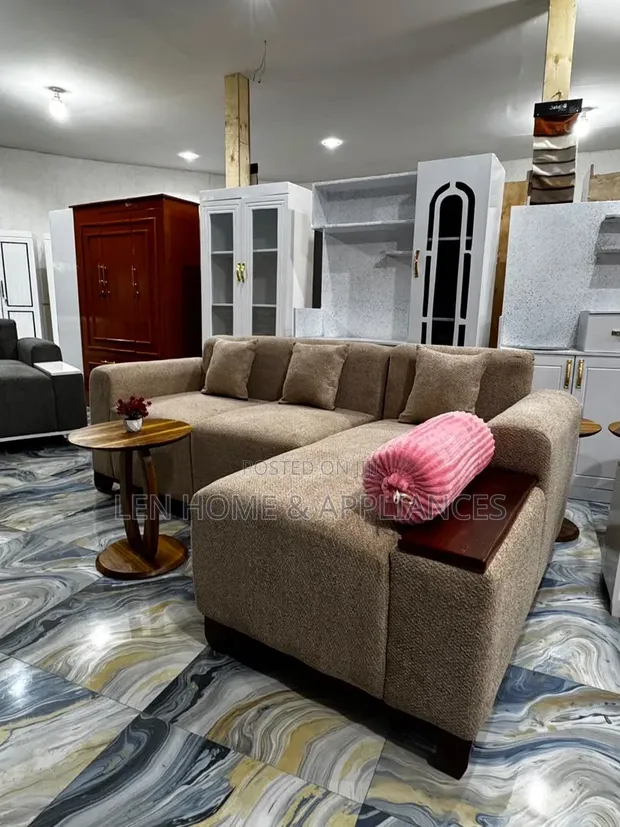 Sofa ya L-Shape ya Kifahari - Rangi ya Brown - 1
