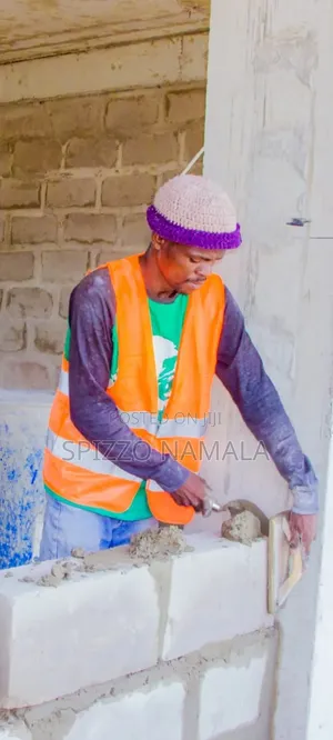 Experienced Construction Fundi Seeking Work