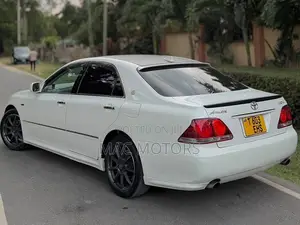 Toyota Crown Athlete 2005