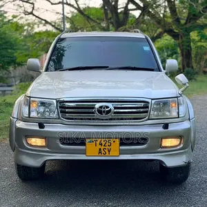 Toyota Land Cruiser Amazon 2000 Silver