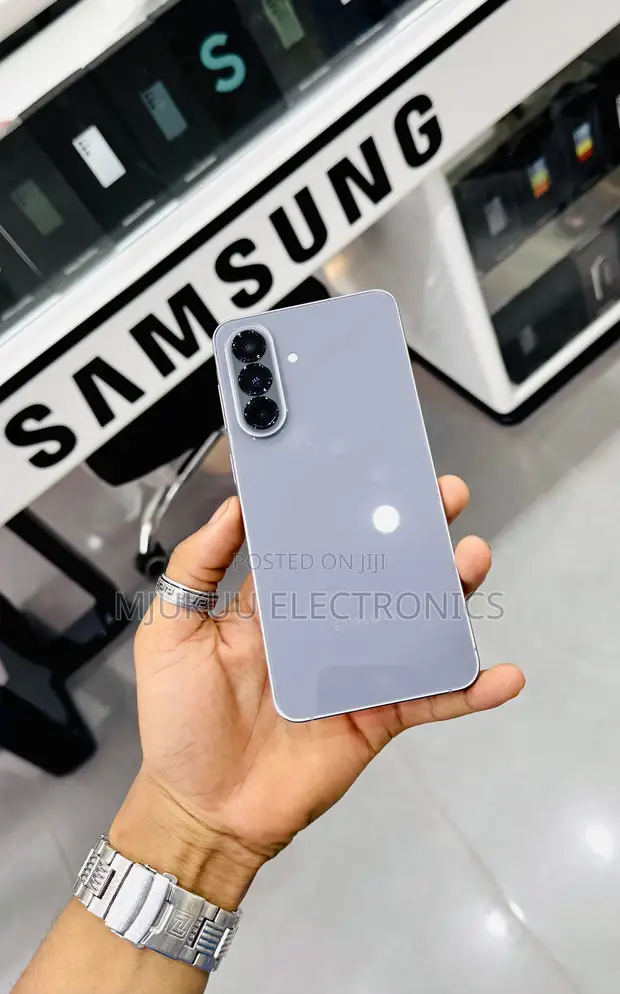 New Samsung Galaxy A57 128GB Gray - 1