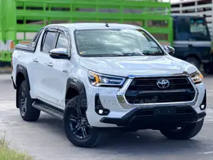 2024 Toyota Hilux Double Cabin White