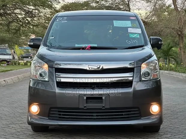 Toyota Noah Si 2008 Gray - 1