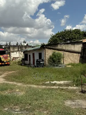 Commercial Yard for Rent - Makumbusho