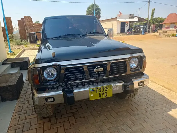 Nissan Patrol Safari Short 1991 Kijivu - 1