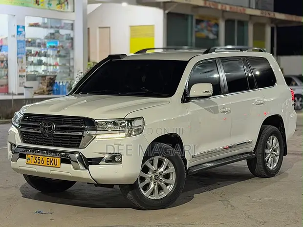 Toyota Land Cruiser 2018 White - 1