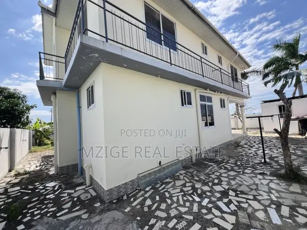 6 Bedroom House for Sale in Nyumba Ya Ghorofa, Mbweni - 1