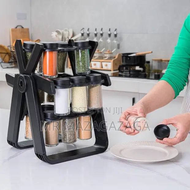 18-Piece Rotating Spice Rack - 1