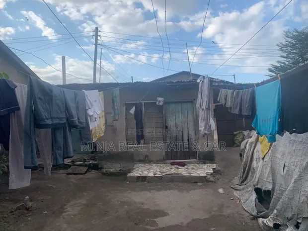 6-Bedroom House for Sale in Temeke Sokota - 1