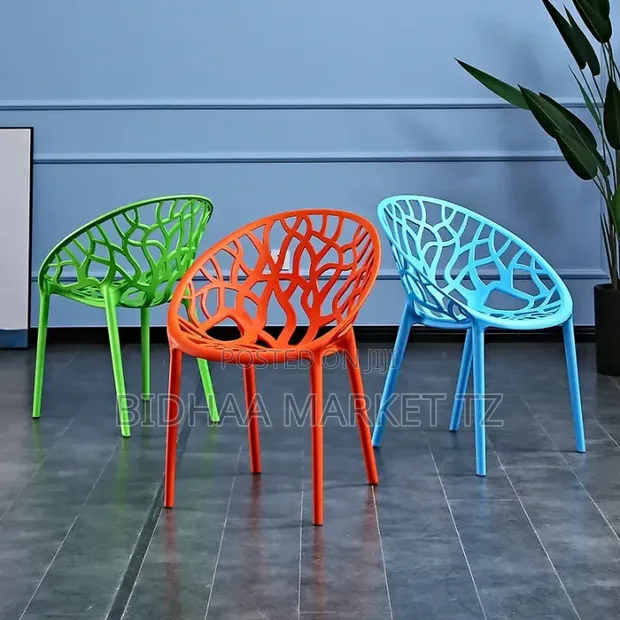 Modern Plastic Dining Chairs - 1