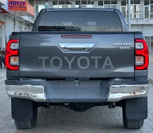 Toyota Hilux 2021 - Gray