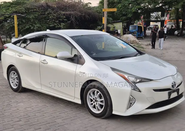 Toyota Prius 2017 Hybrid - 1