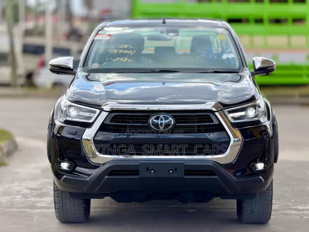 Toyota Hilux 2024 Double Cabin - 1