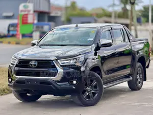 Toyota Hilux 2024 Double Cabin