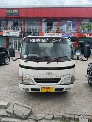 Toyota Dyna 2007 White Cold Room Truck