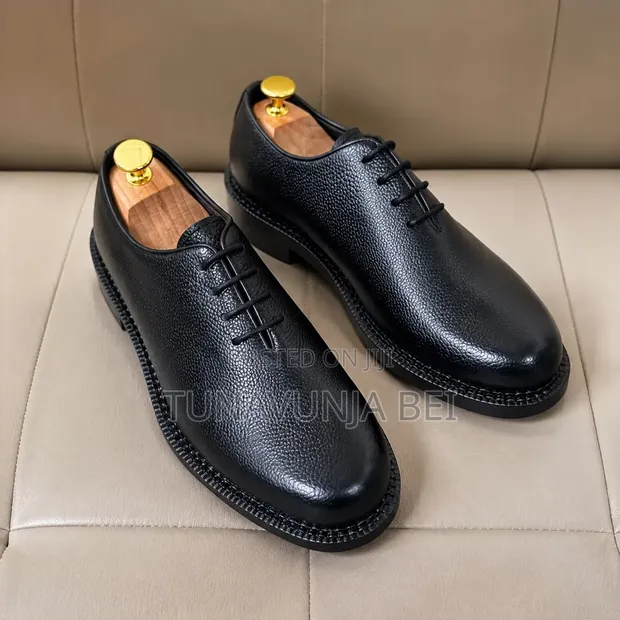 Clarks Plain Moccasins - Men's Black Leather - 1
