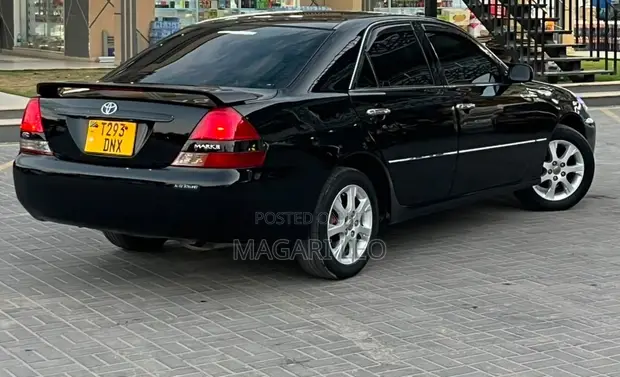 Toyota Mark II 2.0 AWD 2004 Nyeusi - 1