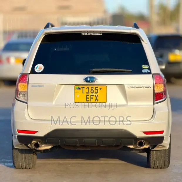 Subaru Forester 2012 White - 1