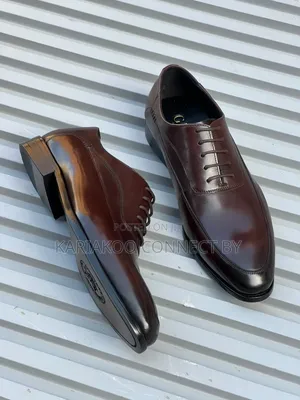Viatu vya Clarks vya Ngozi Nyeusi vya Loafer