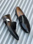 Viatu vya Clarks vya Ngozi Nyeusi vya Loafer - 5