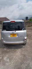 Toyota Sienta 1.5 FWD 2005 Silver - 2