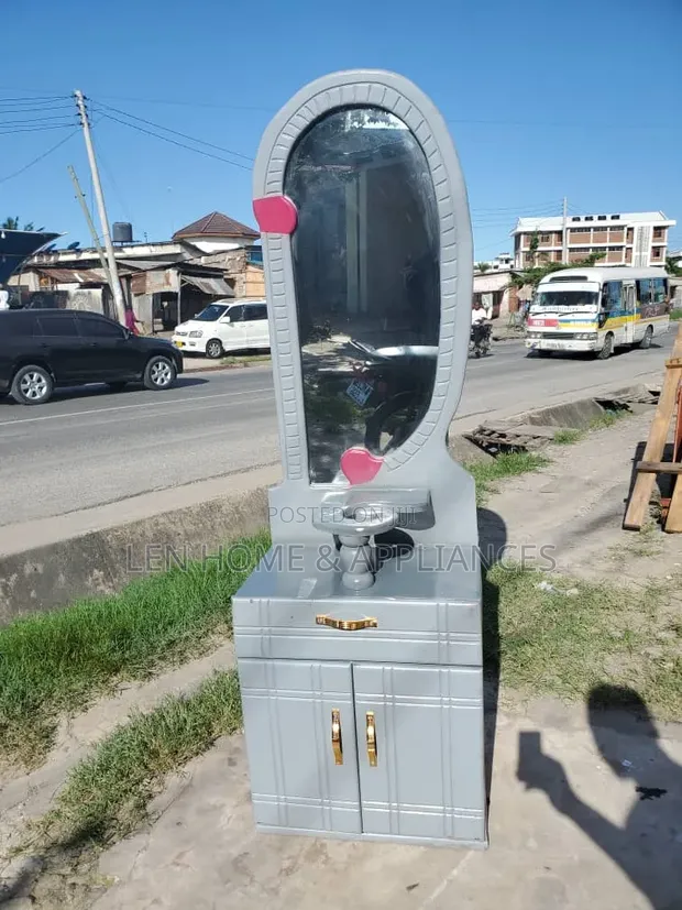 Wood-Mode Dressing Table - 1