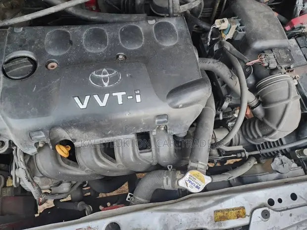 Toyota IST 2004 Silver - 1