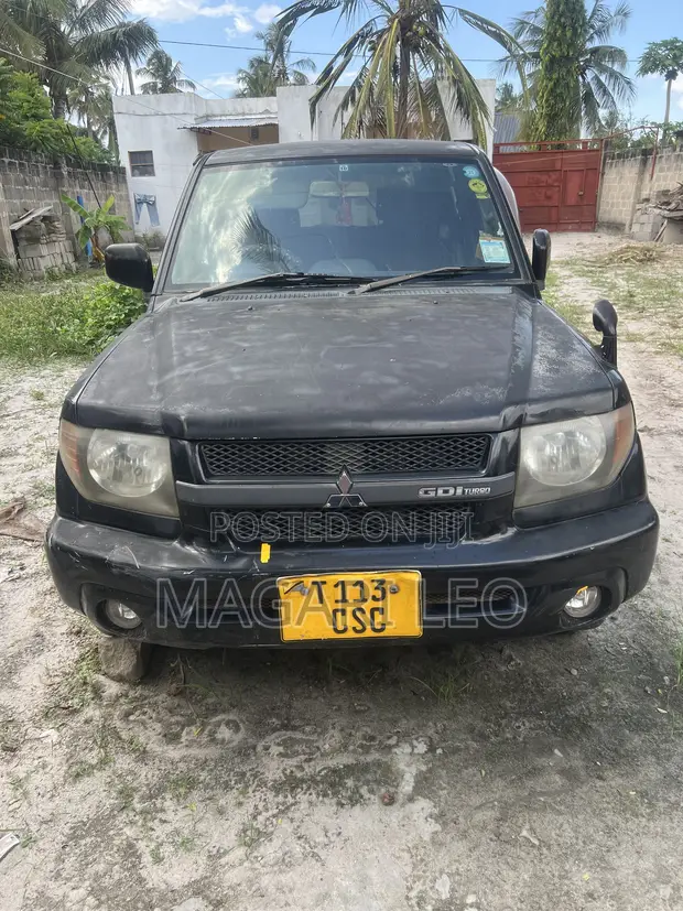 Mitsubishi Pajero Sport 2004 Black - 1