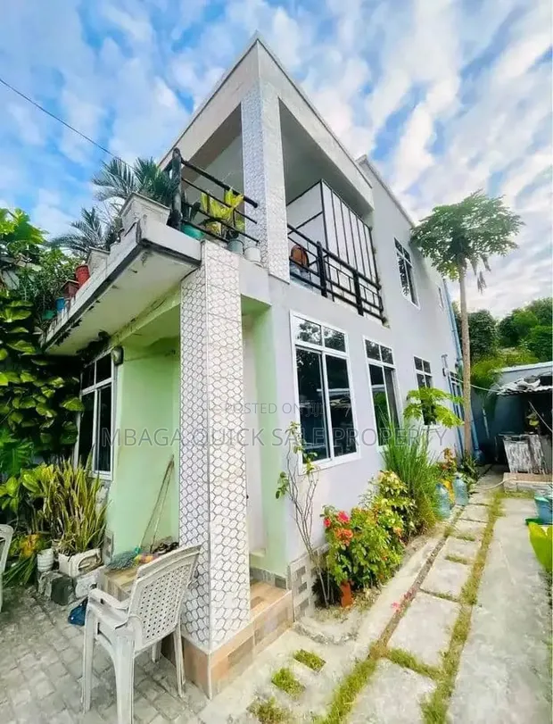 3-Bedroom House with Servants' Quarters in Kimara Temboni for Sale - 1