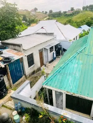 3-Bedroom House with Servants' Quarters in Kimara Temboni for Sale