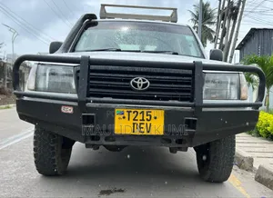 Toyota Land Cruiser GX 2000 White