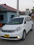 Toyota Isis 1.8L Minivan 2006 White - 2
