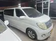 Nissan Elgrand 2005 Pearl White - 2