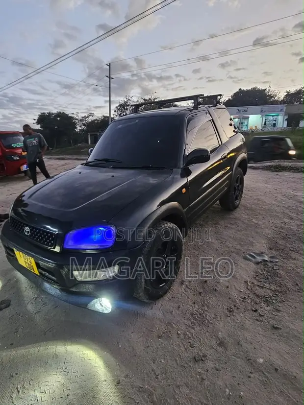 Toyota RAV4 Base 4x4 1999 Black - 1