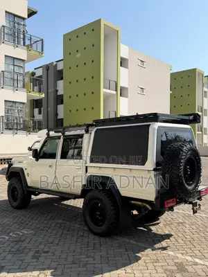 Toyota Land Cruiser 79 Series V8 2025