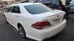 Toyota Crown 2009 - Off White