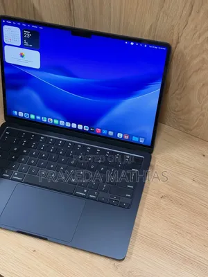 Apple MacBook Air 2022 M2 8GB RAM 256GB SSD