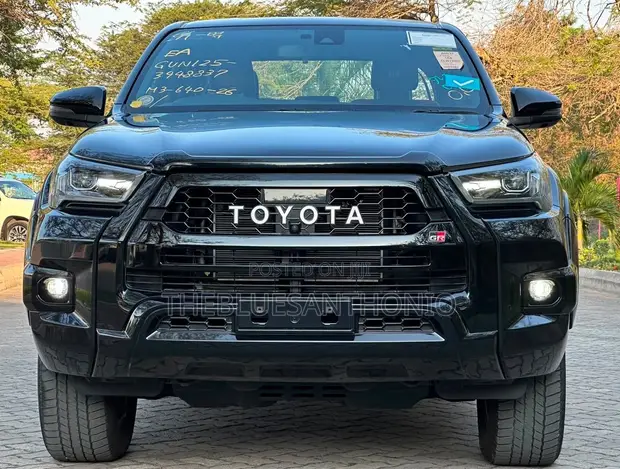 Toyota Hilux 2023 GR Sport Double Cabin - 1