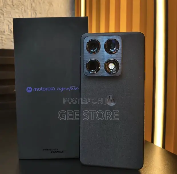 New Motorola Signature 256GB Black - 1