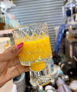 Stylish Footed Diamond-Pattern Glass