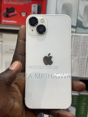 Apple iPhone 13 128GB White
